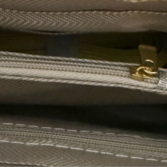 Cute Yellow Bow Handbag - Picture 5 of 5